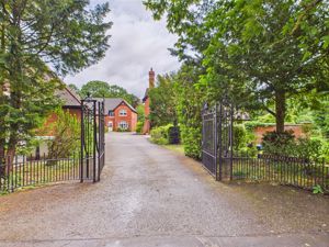 Photo 1- click for photo gallery